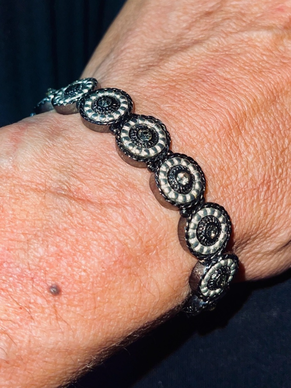 Classic Shimmery Stretch Bracelet Round Link Black & Silver 7 1/2”